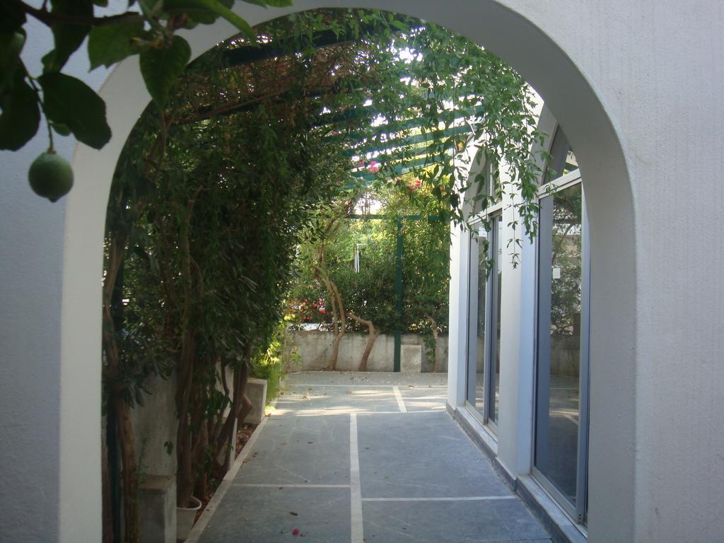 Karis Hotel