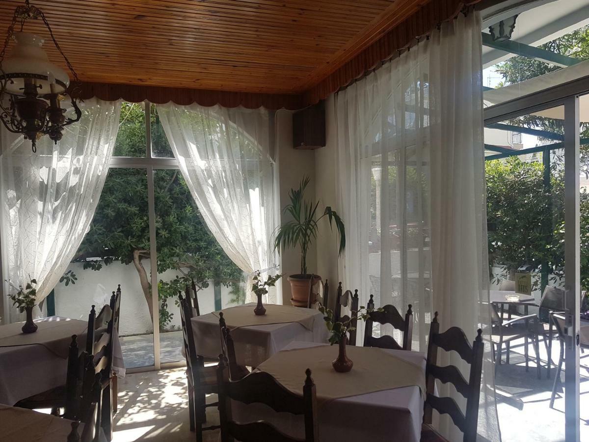 Karis Hotel